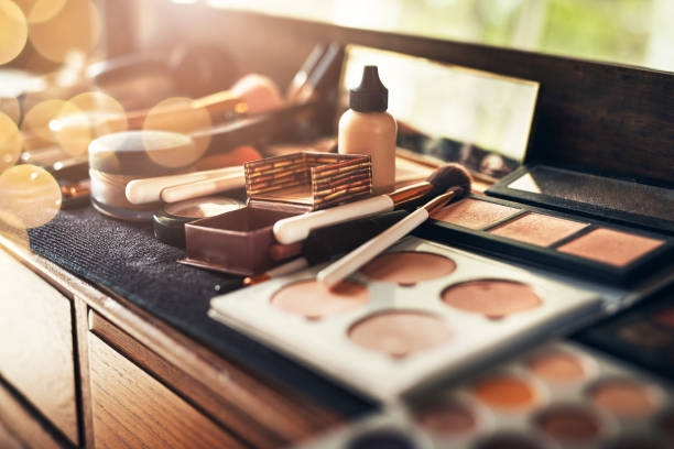 What Is Included In A Makeup Kit?